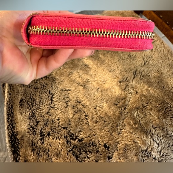 Prada Lacca Saffiano Leather Zip Around Walket - Picture 9 of 15